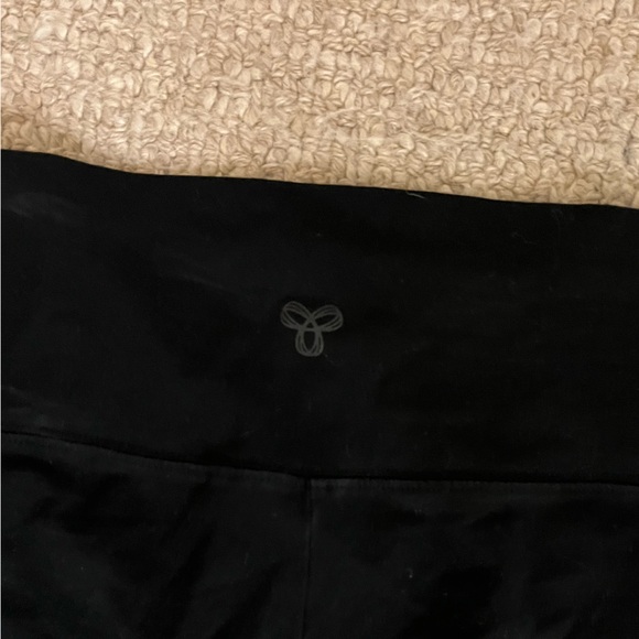 Aritzia flare legging - Picture 2 of 2